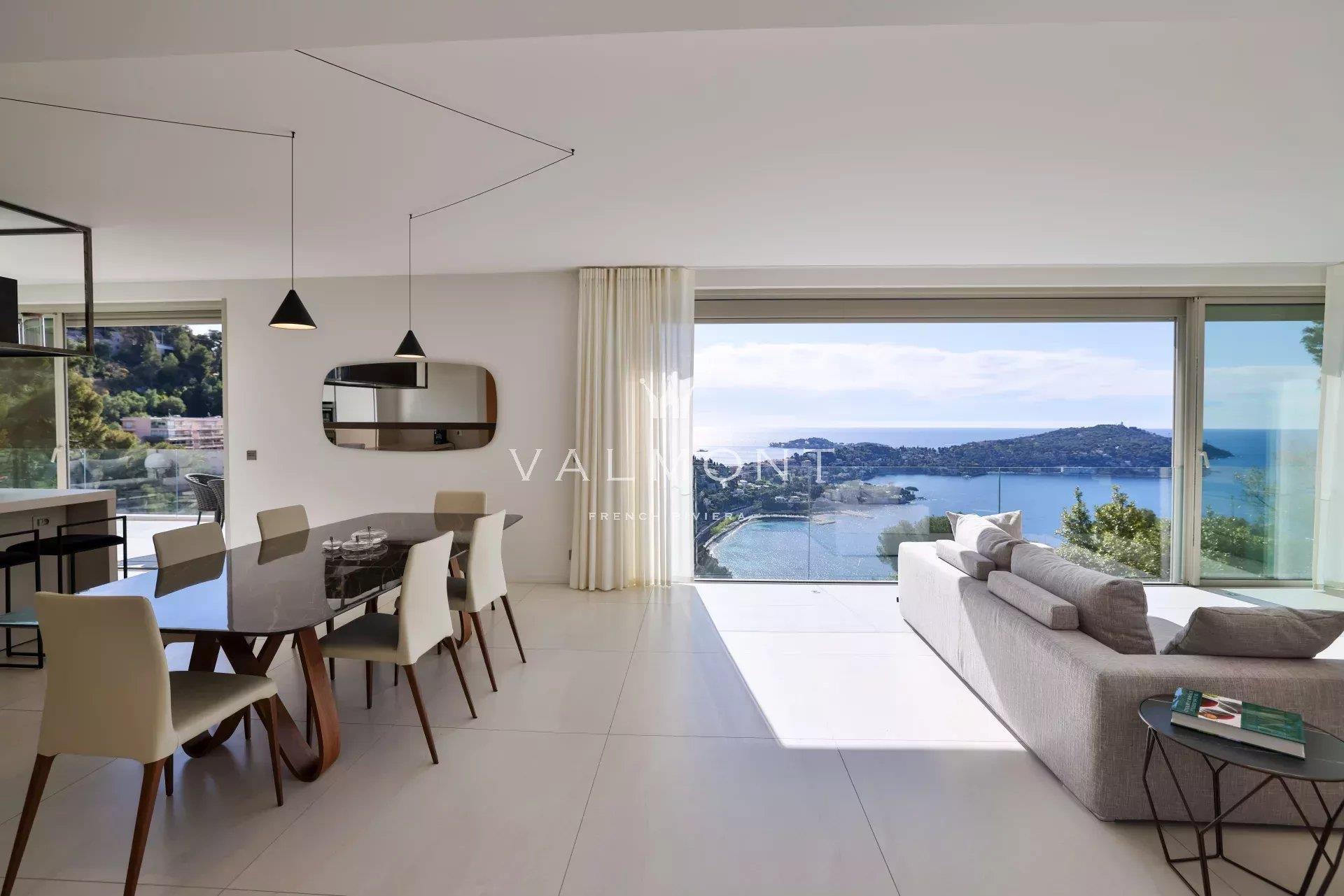 Contemporary Villa With Panoramic Sea Views