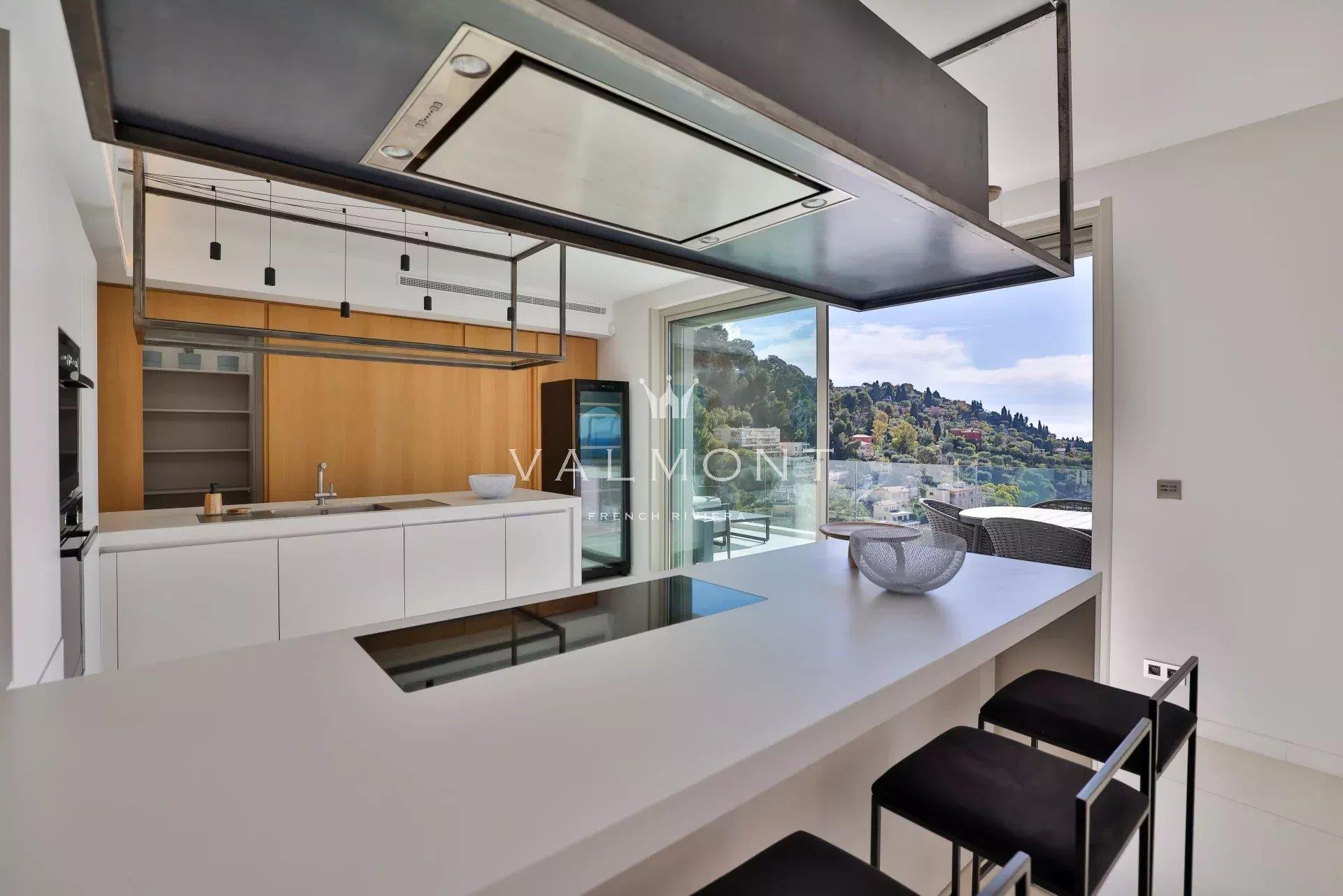 Contemporary Villa With Panoramic Sea Views