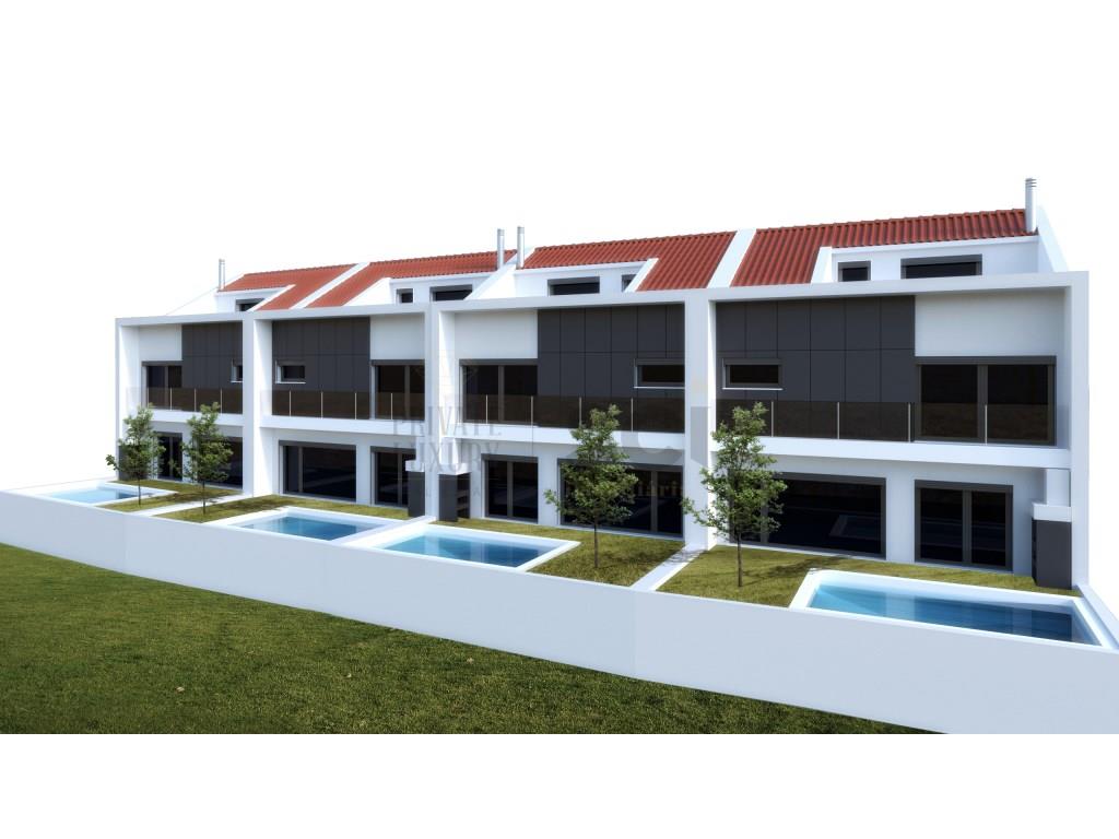 Moradia T4 Nova Alcochete Banda com Cave Piscina e Terraço