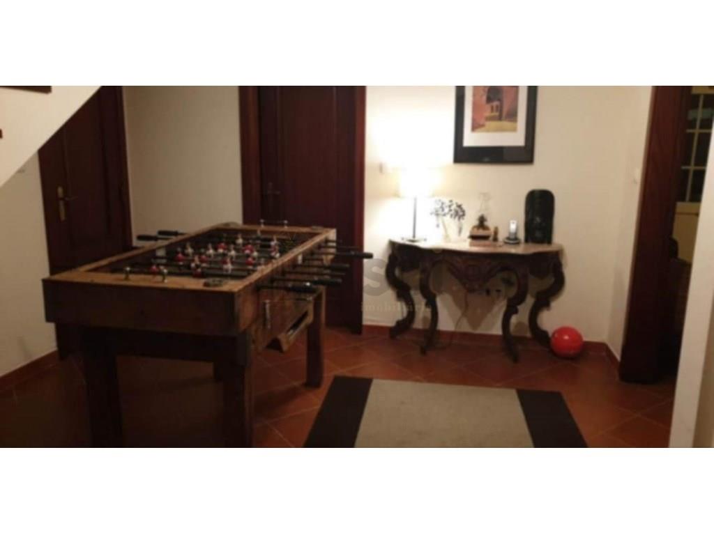 4 bedroom villa with garage, garden and swimming pool