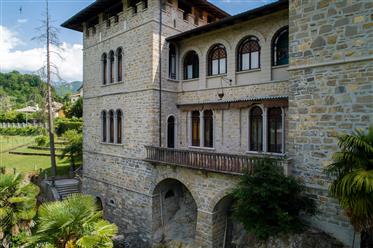 Historische Villa zum Verkauf in Tarcento in Friaul-Julisch Venetien