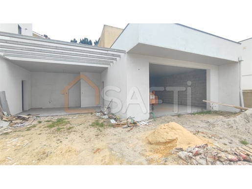 Detached House for Sale, in Marrazes e Barosa, Leiria