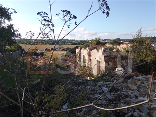 Terrain urbain avec ruine, à 10 minutes de Figueira da Foz