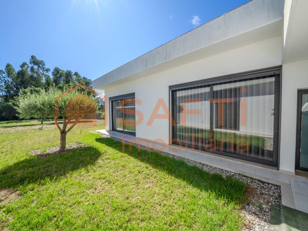 Casa contemporánea de una sola planta T3