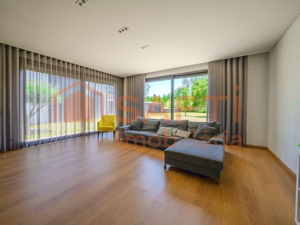 Casa contemporánea de una sola planta T3