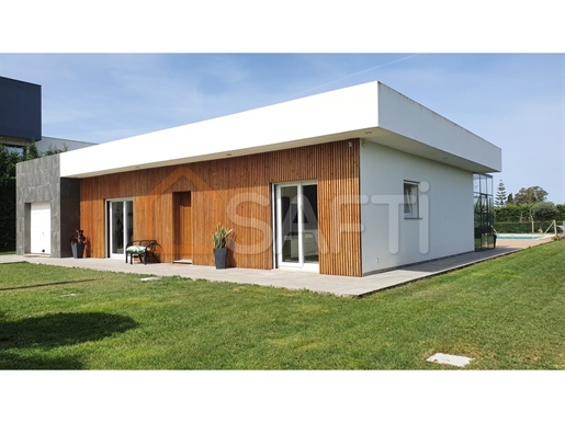 Ground house T3 with plot of 1840m² and pool in Alcochete