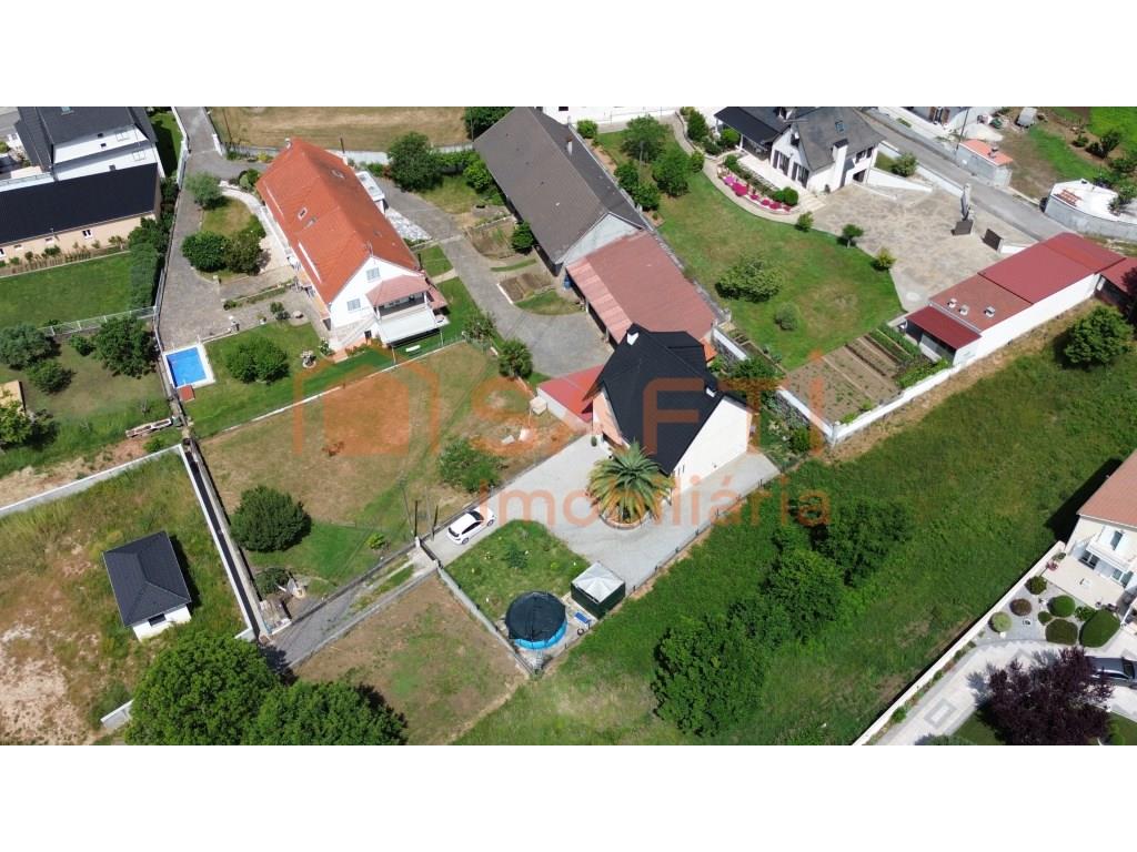 Detached house T3, with garage in Queiriga