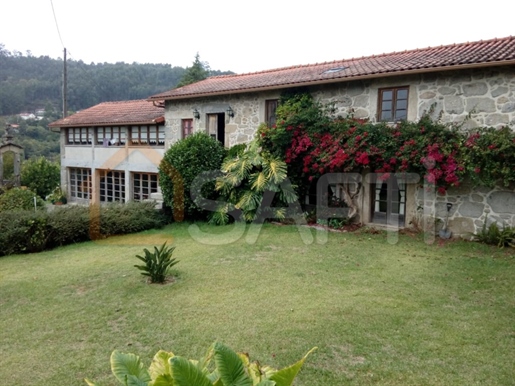 Farm with rebuilt house and land 20 km from Braga