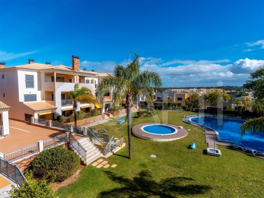 Apartamento T2 em condomínio privado com piscina, Terraços Pinhal em Vilamoura.