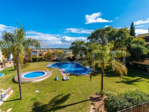 Apartamento T2 em condomínio privado com piscina, Terraços Pinhal em Vilamoura.