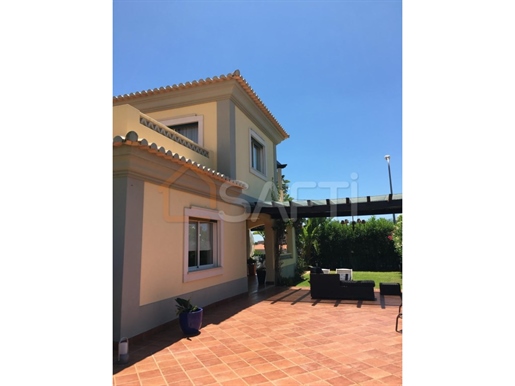 Villa mit 2 Schlafzimmern wie neu - Almancil/Algarve
