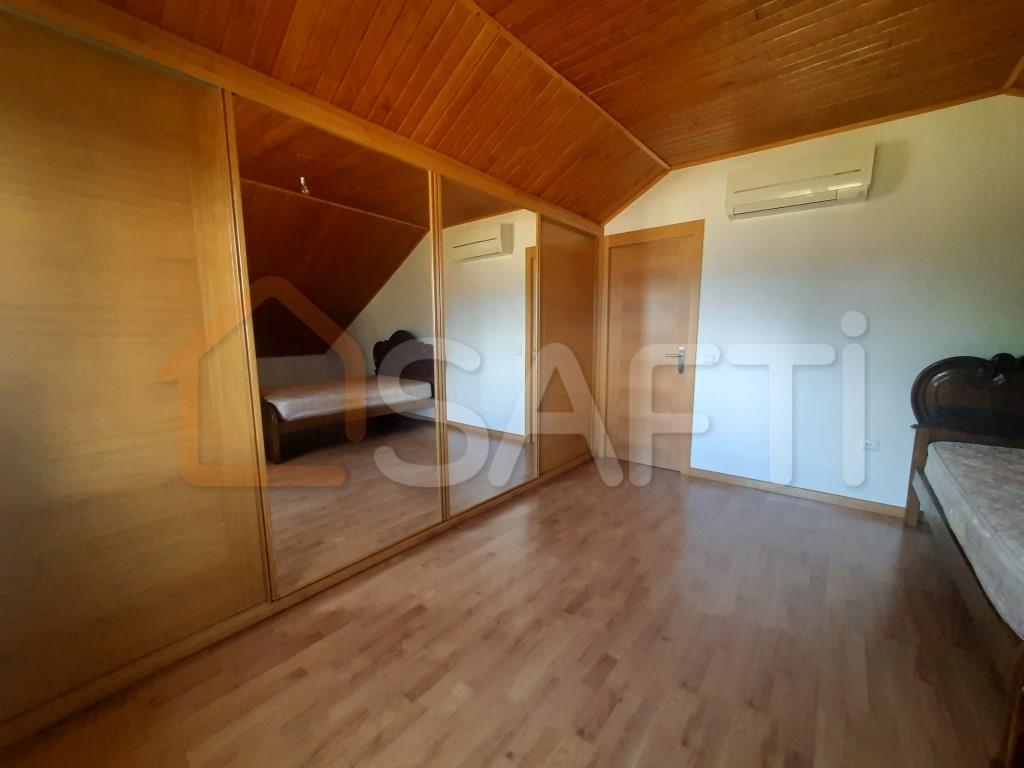 Twee-Onder-Een kapwoning 3 Slaapkamers Te Koop Melgaço