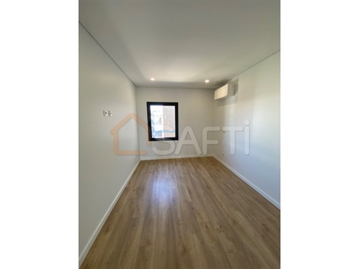 Apartment T4 zur Erstausstattung. Montijo.