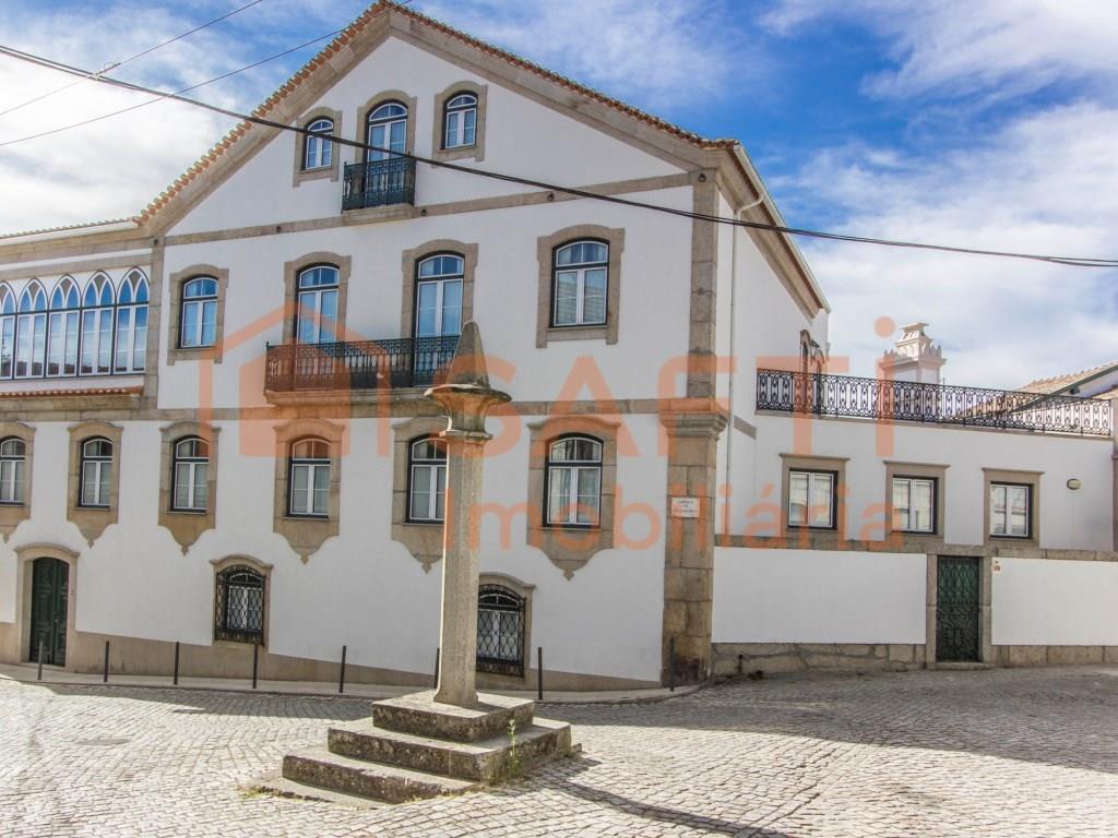 Manor house T5, in Canas de Senhorim