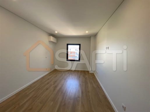 T4 apartment to be released. Montijo.