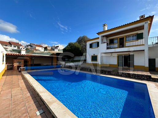 4 bedroom villa with pool in Quintinha, Sesimbra