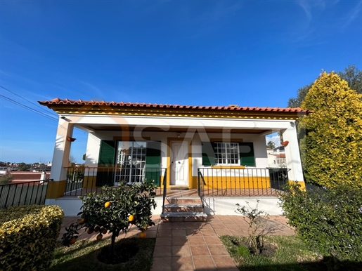 Villa de 4 dormitorios con piscina en Quintinha, Sesimbra