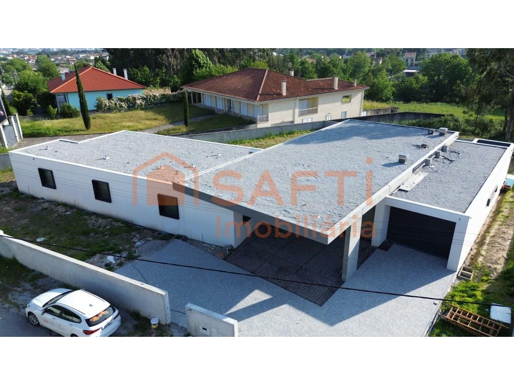 Detached House, 4 Bedrooms with Basement, Garage and Swimming Pool, In Countryside, Viseu