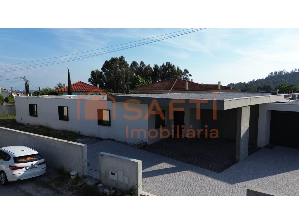Detached House, 4 Bedrooms with Basement, Garage and Swimming Pool, In Countryside, Viseu