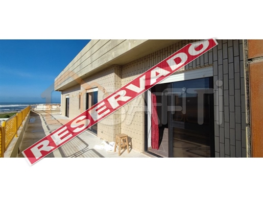 !! New Price!!
2+2 bedroom duplex flat, of 160m2 and with private terrace, Figueira da Foz