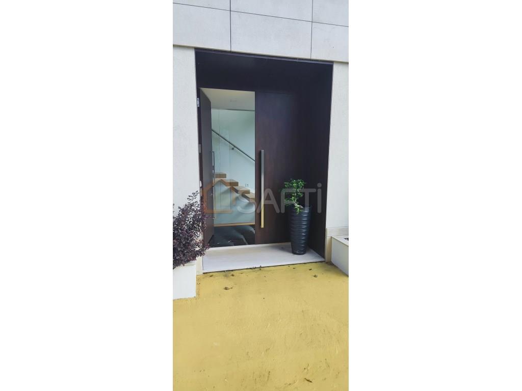 Casa en condominio 3 habitaciones Venta Vila Nova de Famalicão