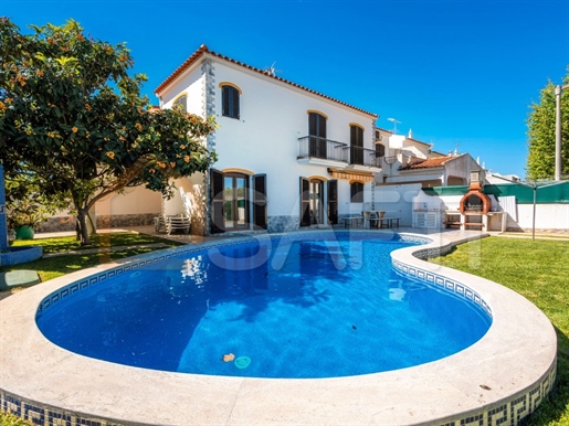 4 bedroom villa with pool for sale in Altura