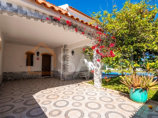 4 bedroom villa with pool for sale in Altura