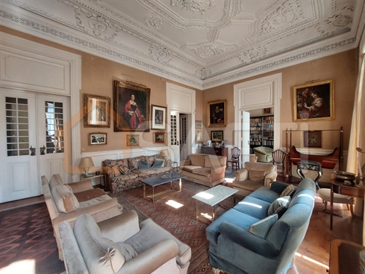 Palace with a lot of charm with 685m2 of total area in Lisbon