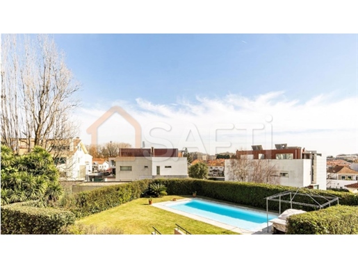 Live with Distinction and Comfort in this Exclusive House in Porto