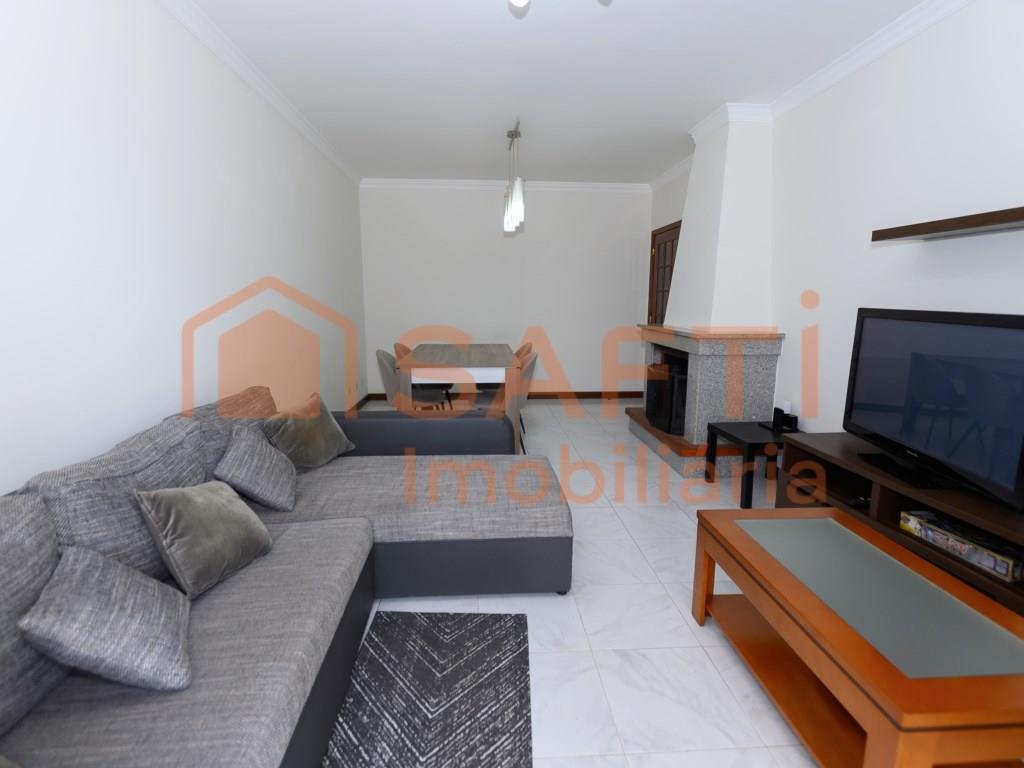 2+1 Bedroom Apartment with 140 m² Terrace in the Heart of São João da Madeira