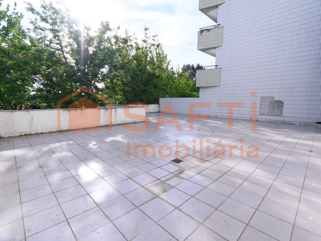 2+1 Bedroom Apartment with 140 m² Terrace in the Heart of São João da Madeira