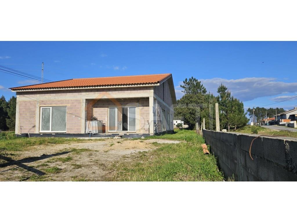 Casa de 3 Dormitorios en Construcción - Sanchequias - St André de Vagos
