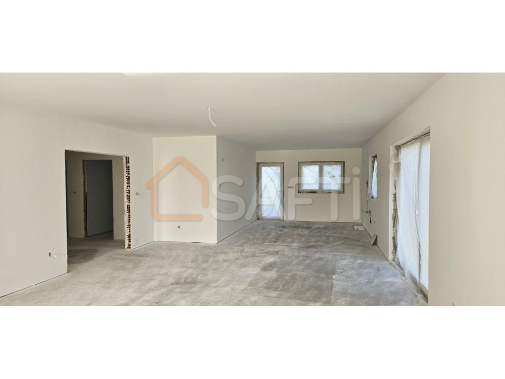 Casa de 3 Dormitorios en Construcción - Sanchequias - St André de Vagos