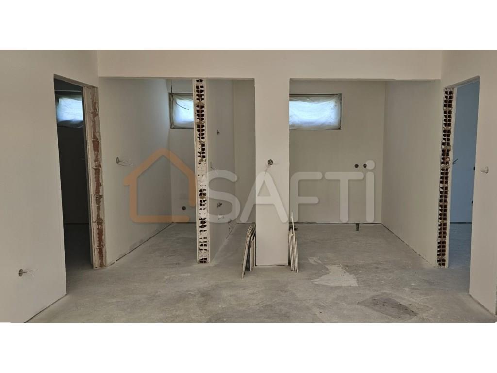 Casa de 3 Dormitorios en Construcción - Sanchequias - St André de Vagos