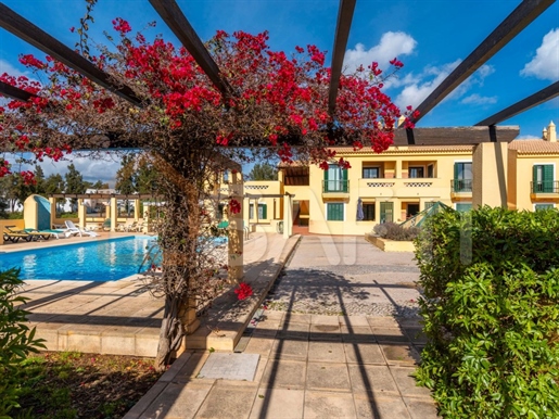 3-Zimmer-Wohnung in einer privaten Wohnanlage mit Pool in Vilamoura!
