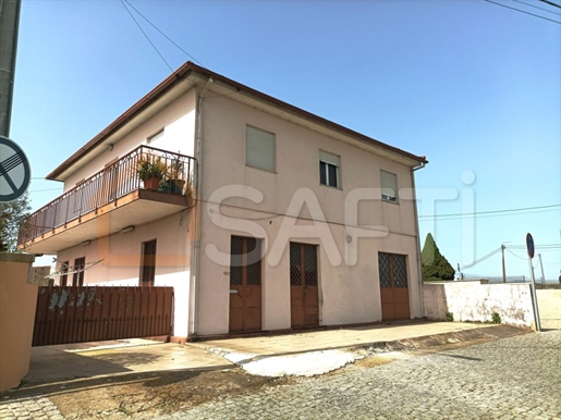 House with commercial space 3 Bedrooms Duplex Sale Barcelos