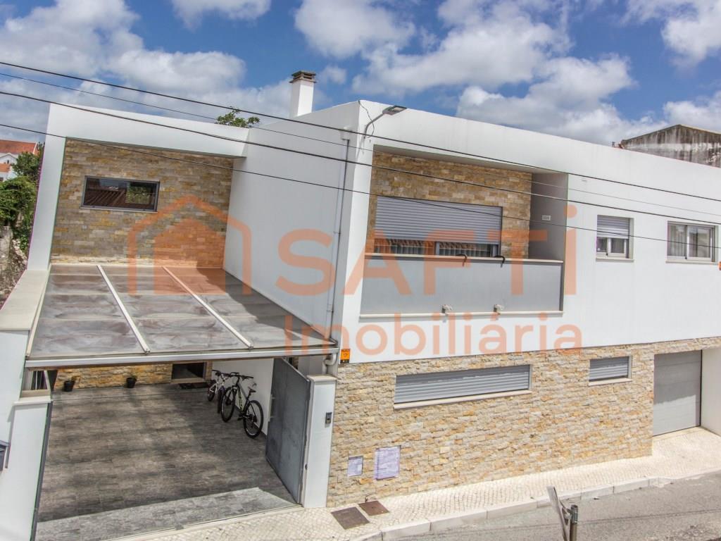 Semi-Detached House of two floors T3 with Garage