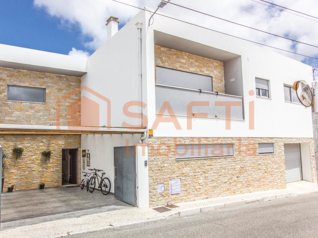 Semi-Detached House of two floors T3 with Garage