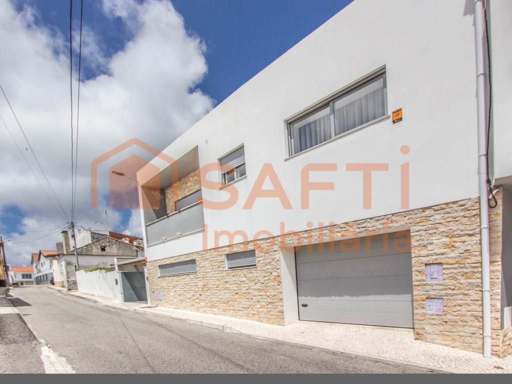 Semi-Detached House of two floors T3 with Garage