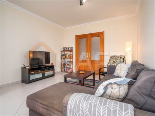 1 bedroom flat with lift, located in one of the most sought-after areas of the city of Faro.