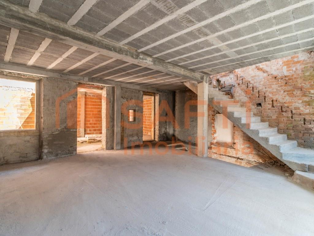 Cumpărare: Casă (2430)