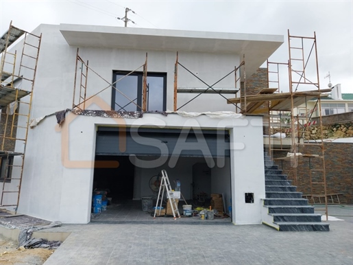 Neue Villa im Bau, einstöckig mit 4 Schlafzimmern, nur wenige Minuten vom Zentrum von Mafra entfernt