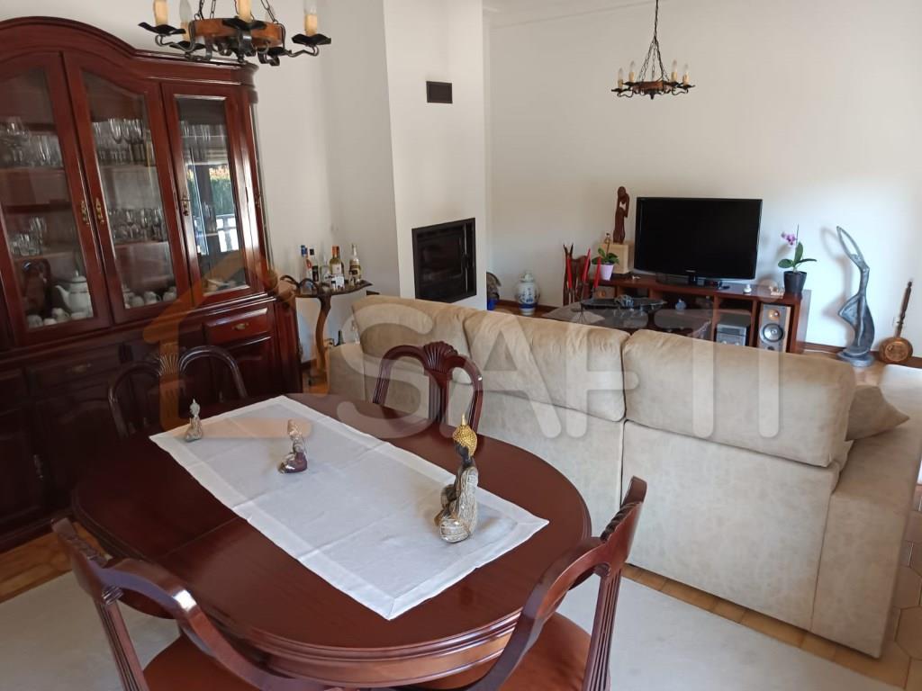 Vrijstaande woning 6 Slaapkamers Triplex Te Koop Barcelos