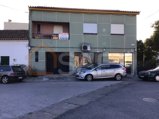 House with commercial space 6 Bedrooms Duplex Sale Abrantes