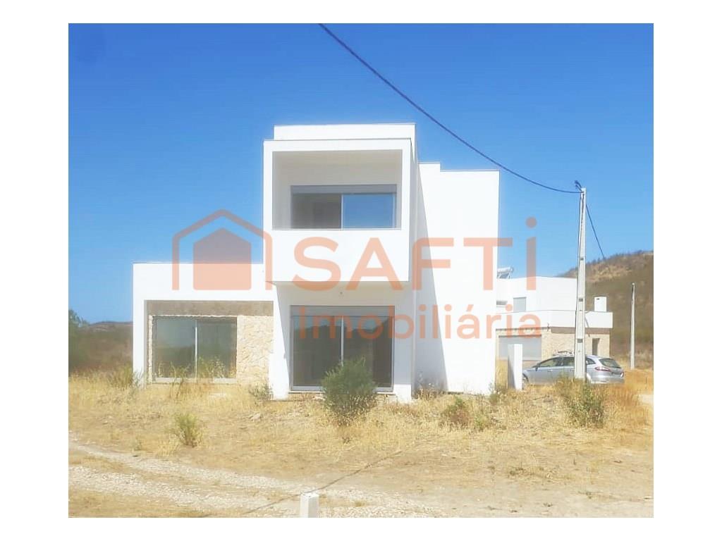 Villa de 3 chambres comme neuve