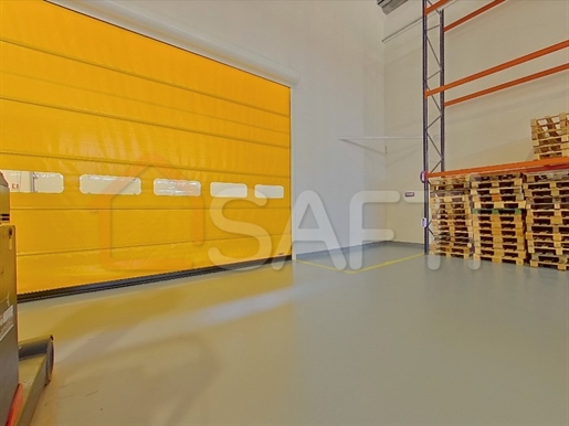 Warehouse with a total of 633m2 in Alcainça, Mafra