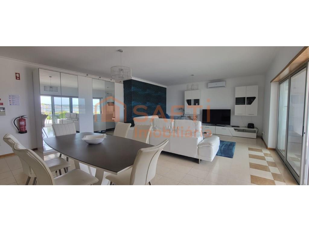 Excepcional piso T3, residencia con 2 ascensores, parking privado vigilado