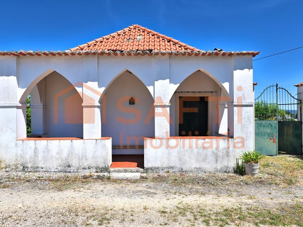Historic 4 bedroom villa with land of 18,000 m² next to the Convent of Christ - Tomar
