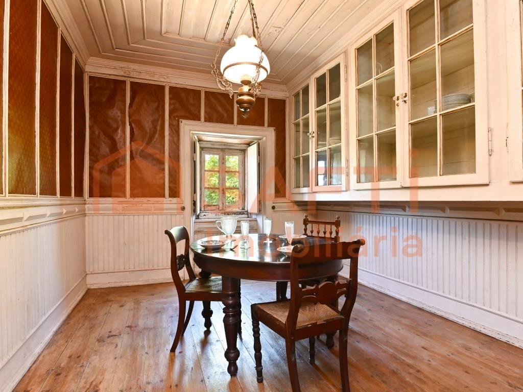 Historic 4 bedroom villa with land of 18,000 m² next to the Convent of Christ - Tomar
