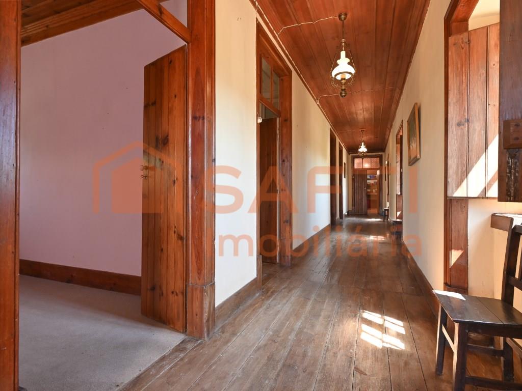 Historic 4 bedroom villa with land of 18,000 m² next to the Convent of Christ - Tomar